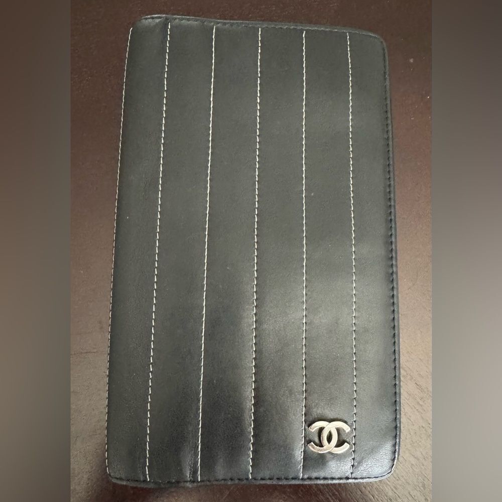 CHANEL Black Caviar Skin Leather Mademoiselle Bifold Wallet